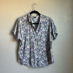 Floral Short sleeved button up top